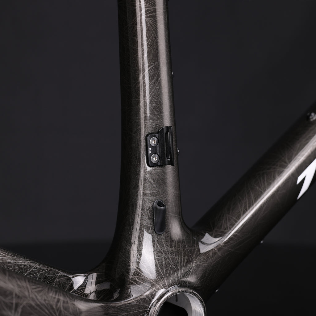 ICAN Graro gravel frame in custom paintjob ice crack uci approval TRIAERO